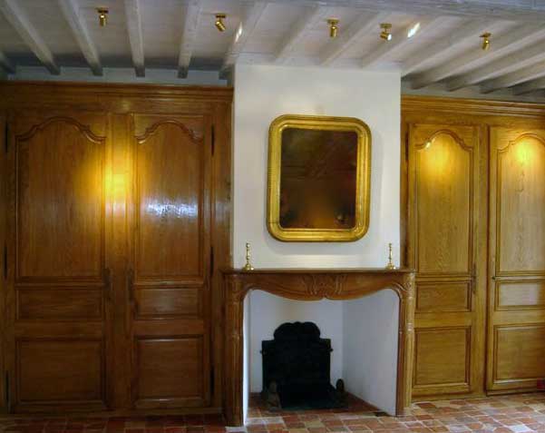 Aménagement d’une pièce en boiseries anciennes