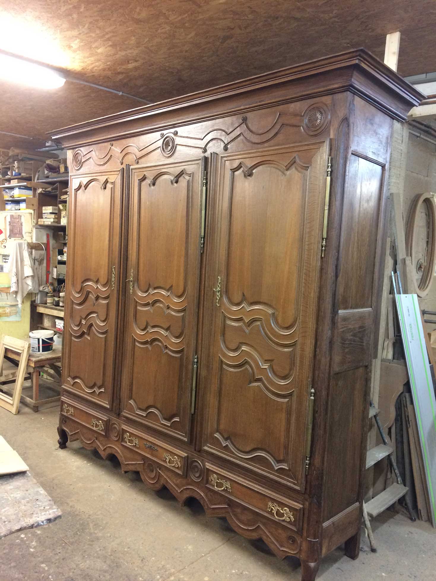 Armoire en chêne 3 portes 
