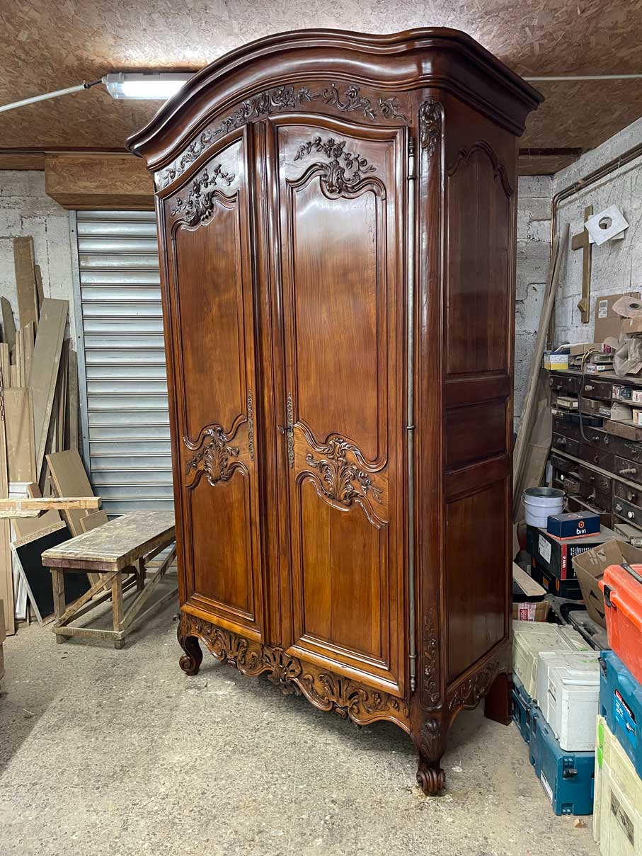 Armoire provençale 18ème siècle