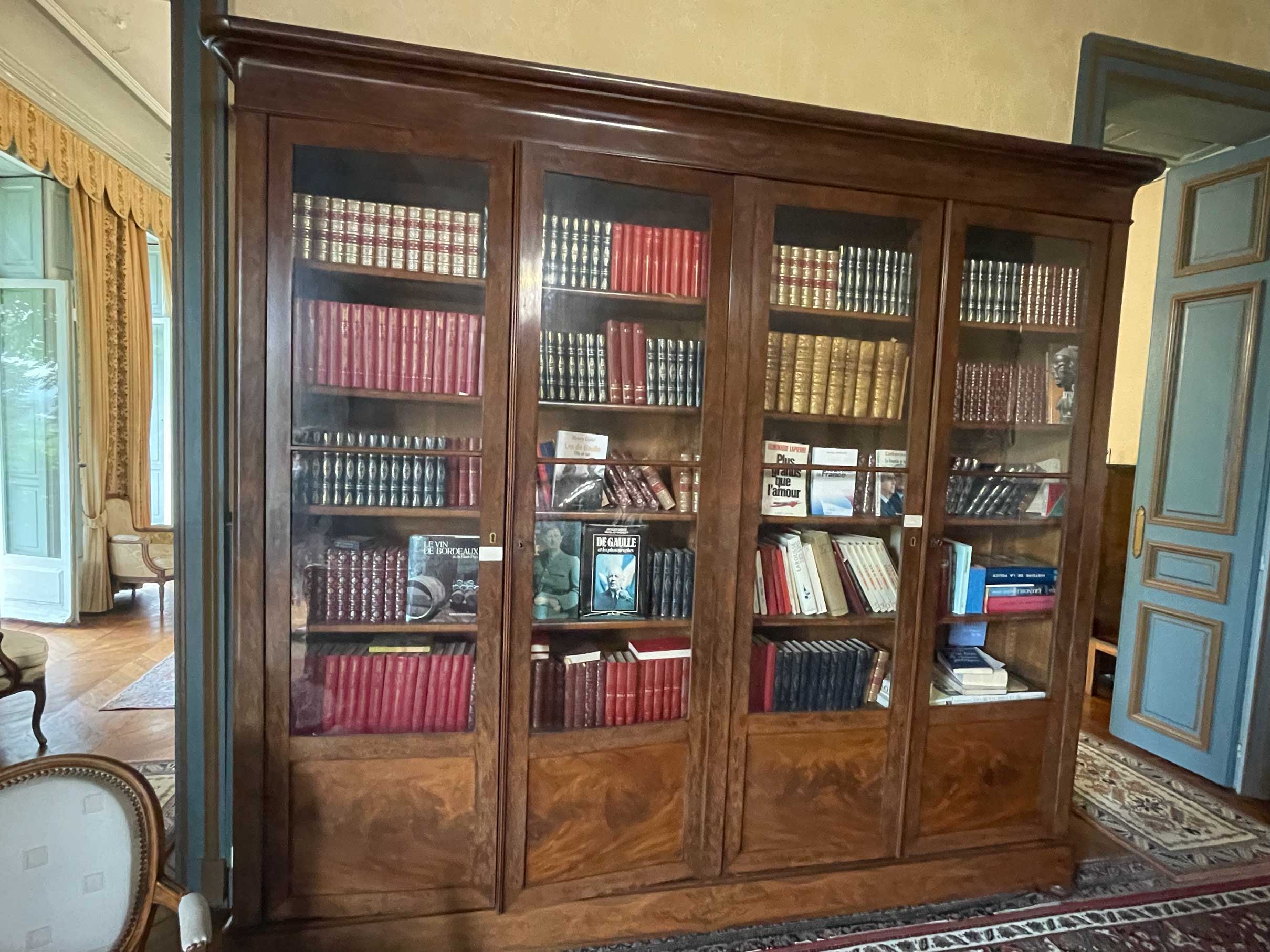Restauration bibliothèque 19ème siècle 4 portes en acajou
