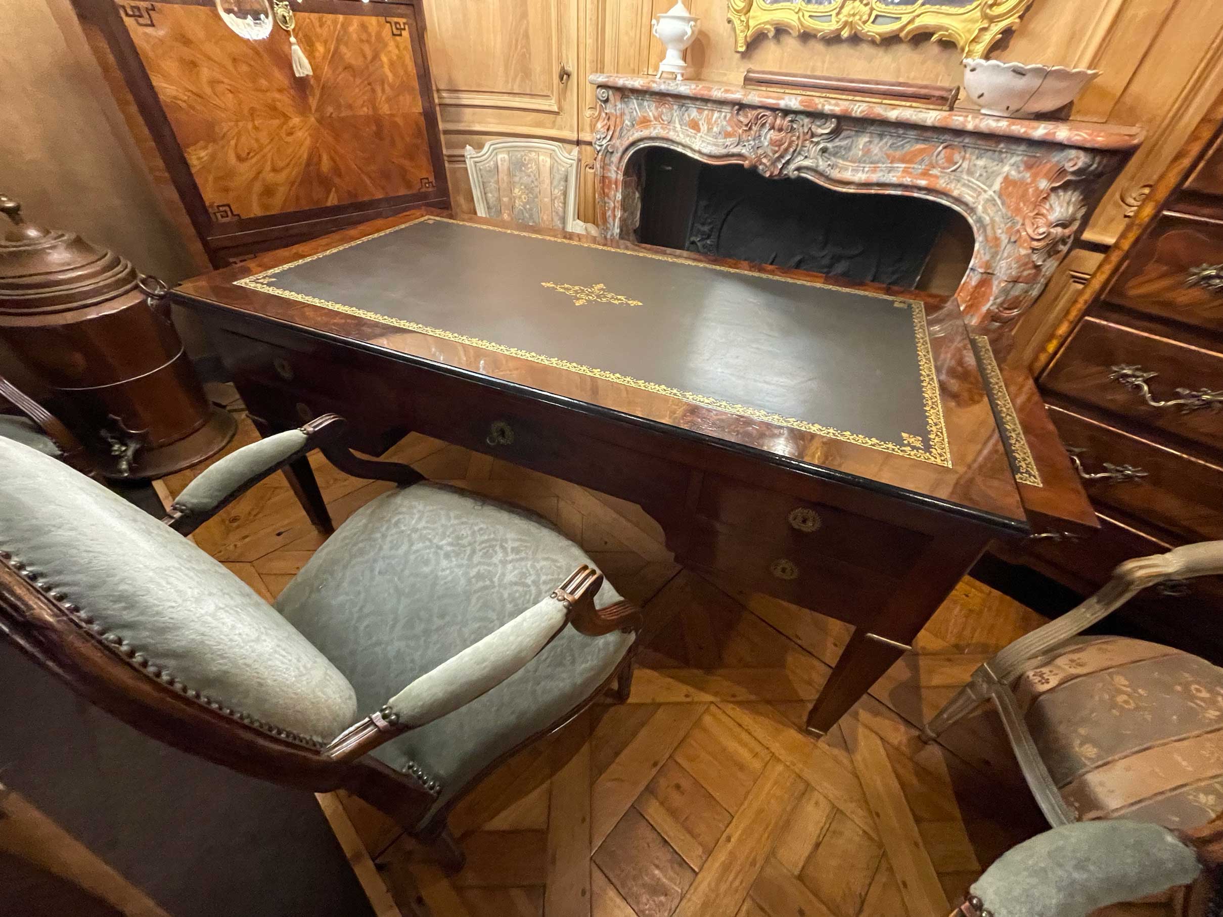 Bureau d'époque directoire en acajou