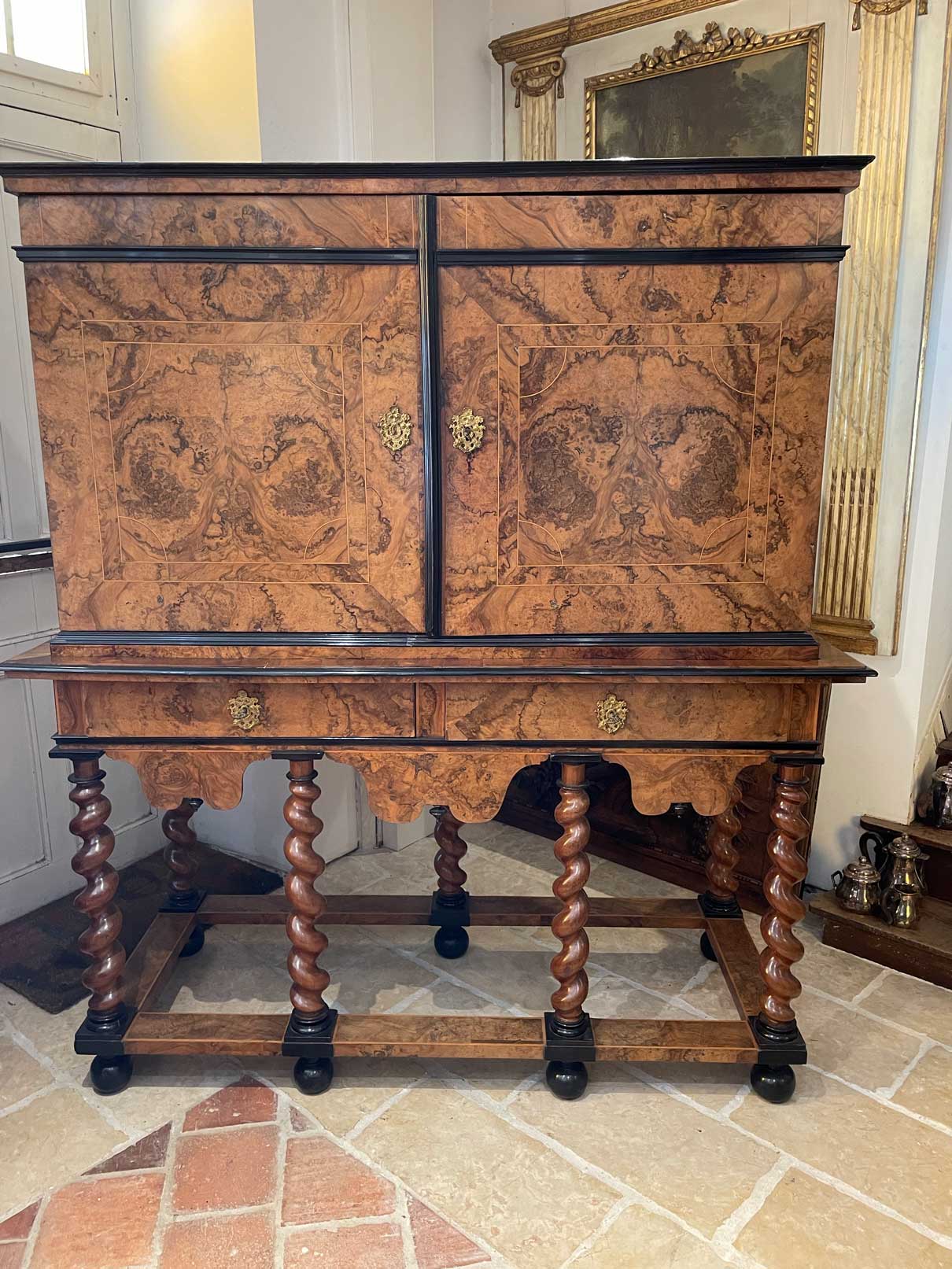 Cabinet flamand 17ème siècle