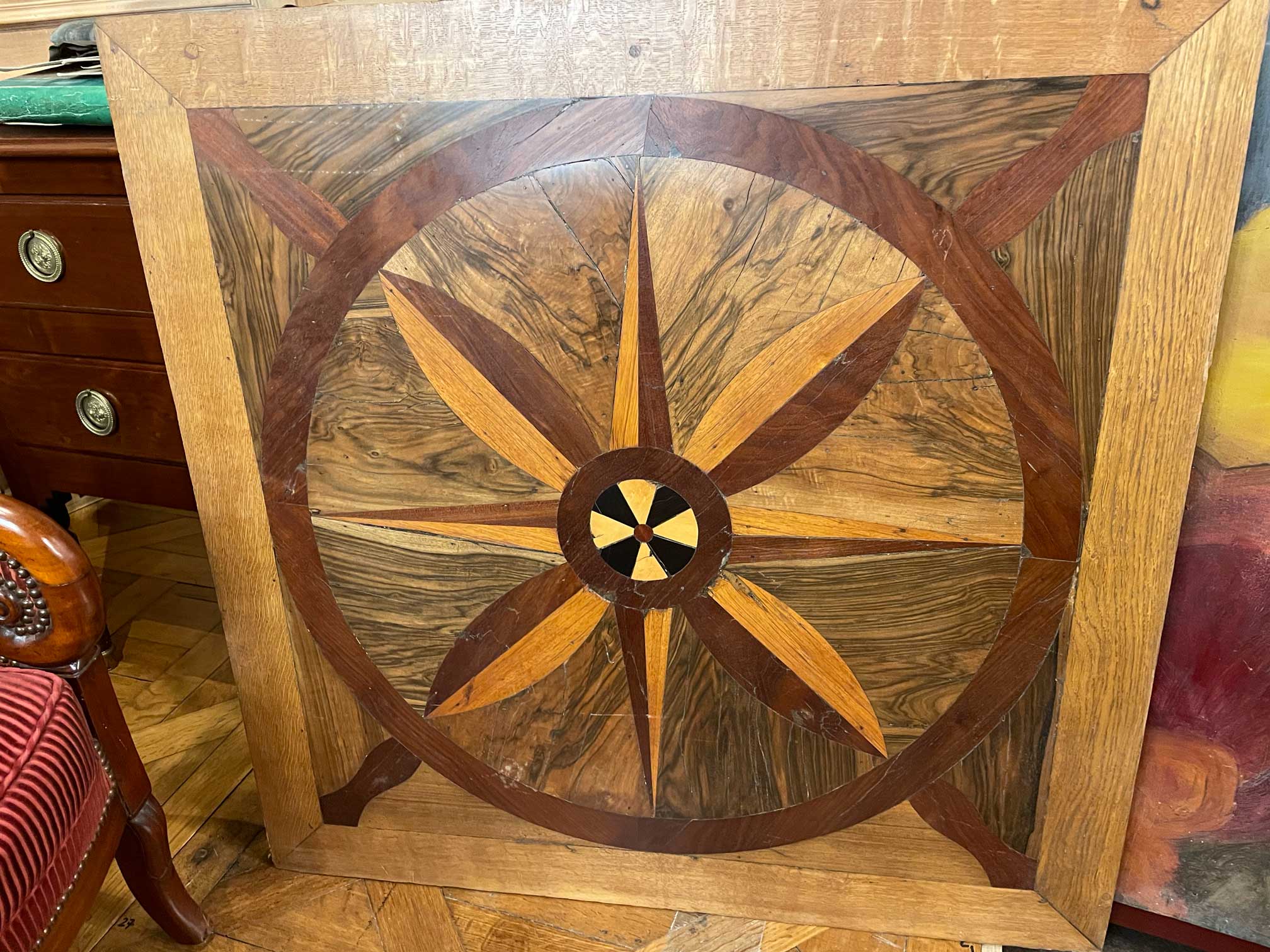 Parquet chêne 18ème siècle D'Aremberg - centre de pièce sous grand lustre